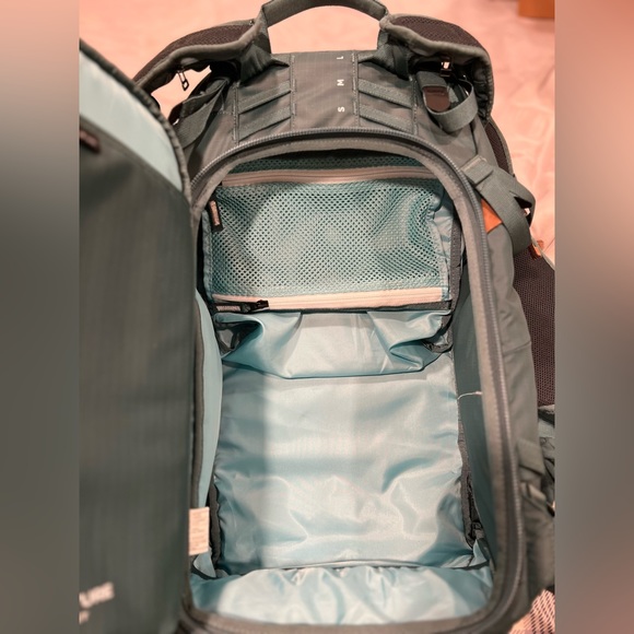 Shimoda Women’s 25L Explorer - Picture 9 of 13